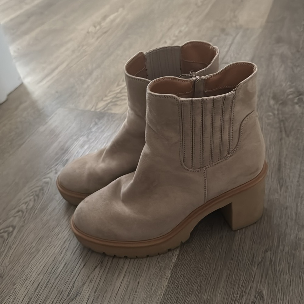 Boots - Picture 3 of 3